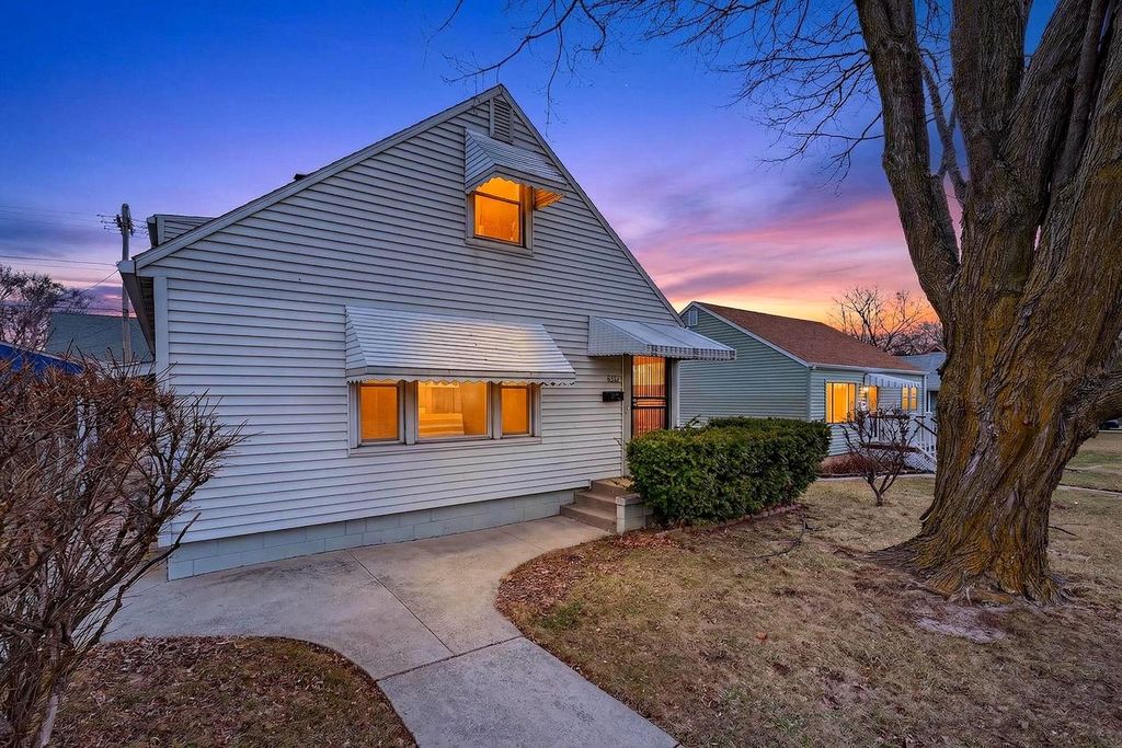 6726 W Silver Spring DRIVE, Milwaukee, WI 53218