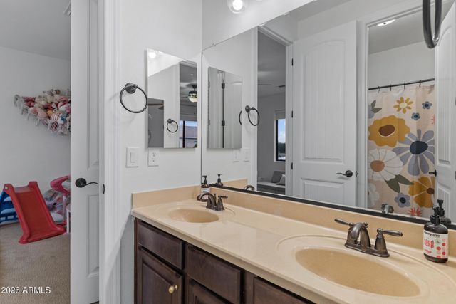 2448 E AMBER Court, Gilbert, AZ 85296