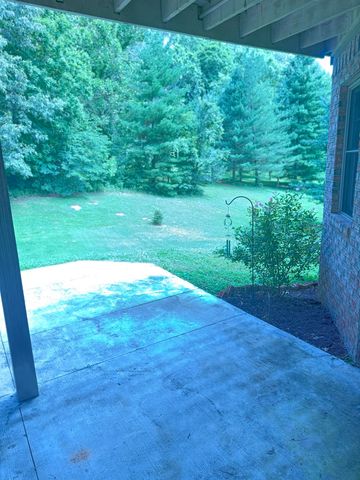 453 Water Cliff Drive, Somerset, KY 42503