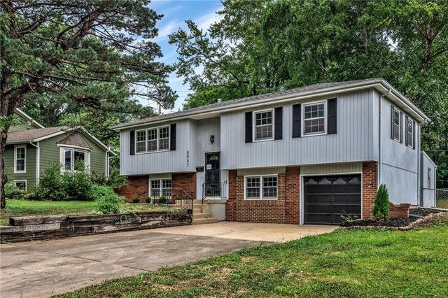 8947 Knox Lane, Overland Park, KS 66212