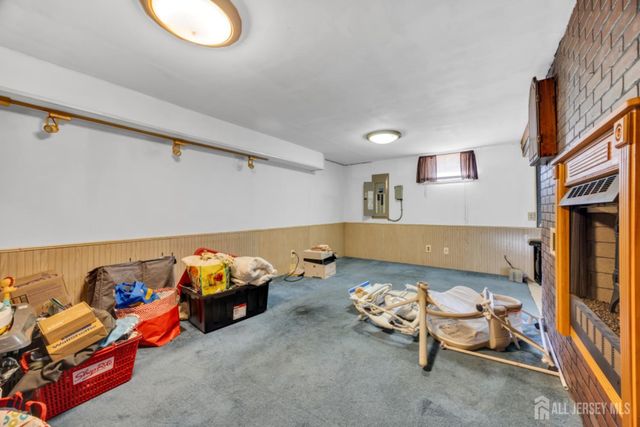 85 Coolidge Avenue, Sayreville, NJ 08859