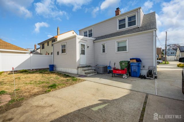 85 Coolidge Avenue, Sayreville, NJ 08859