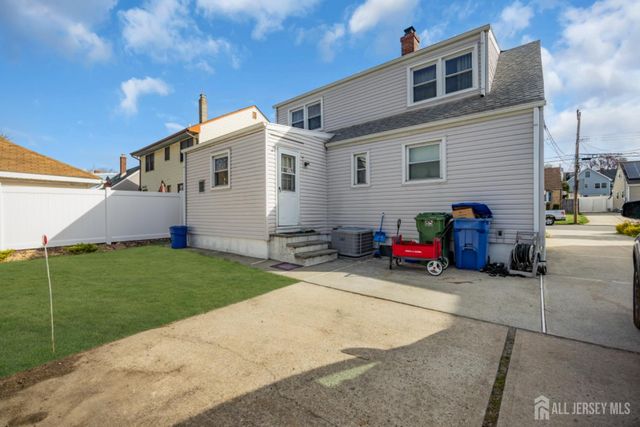 85 Coolidge Avenue, Sayreville, NJ 08859