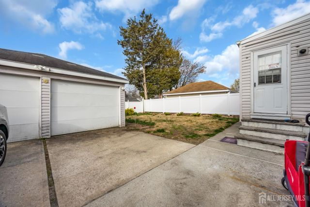 85 Coolidge Avenue, Sayreville, NJ 08859