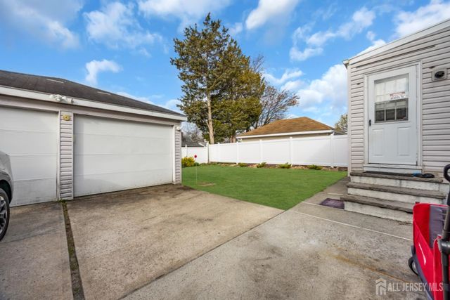 85 Coolidge Avenue, Sayreville, NJ 08859