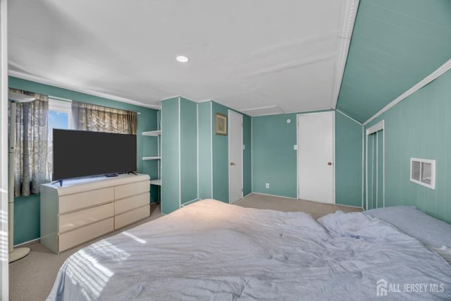 85 Coolidge Avenue, Sayreville, NJ 08859