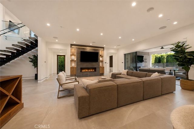23262 Gonzales Drive, Woodland Hills, CA 91367