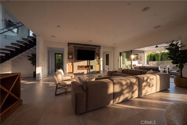 23262 Gonzales Drive, Woodland Hills, CA 91367