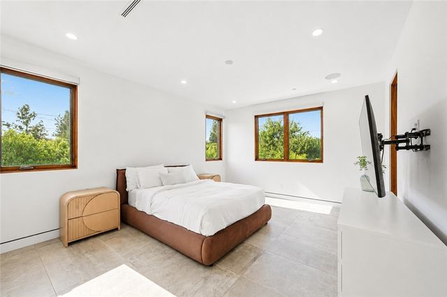 23262 Gonzales Drive, Woodland Hills, CA 91367