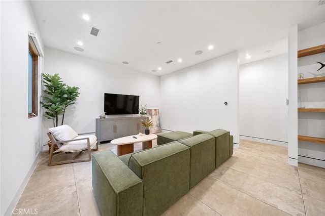 23262 Gonzales Drive, Woodland Hills, CA 91367