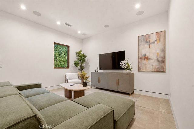23262 Gonzales Drive, Woodland Hills, CA 91367