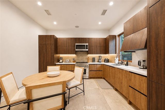 23262 Gonzales Drive, Woodland Hills, CA 91367