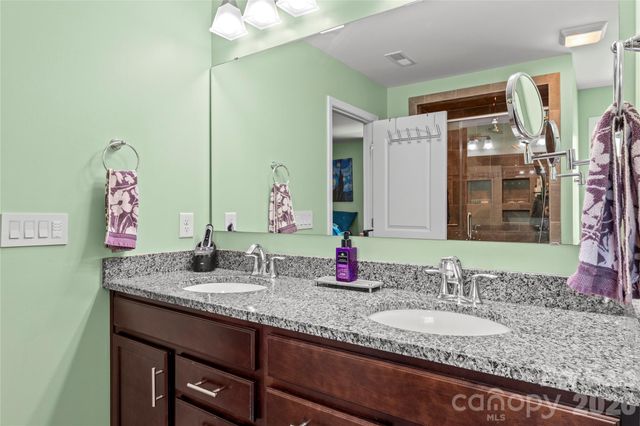 4515 Wedge Drive, Pfafftown, NC 27040