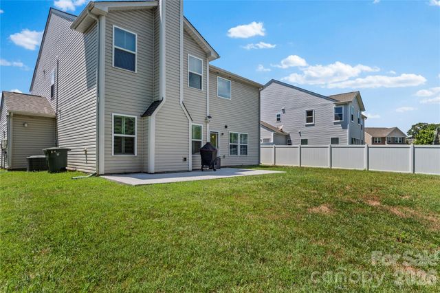 4515 Wedge Drive, Pfafftown, NC 27040
