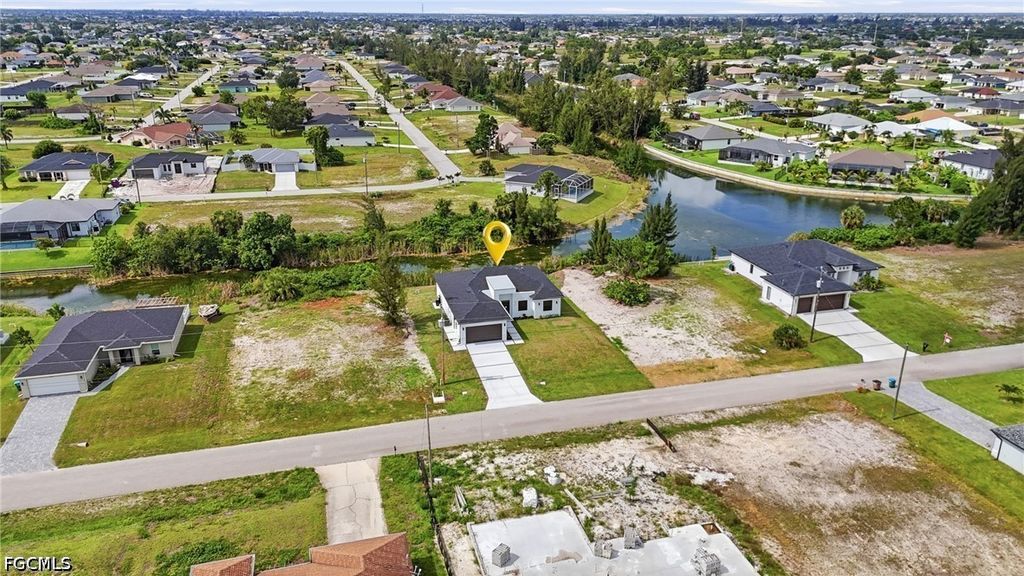 Image 5 of property listing at 2026 NW 21st ST, Cape Coral, FL 33993