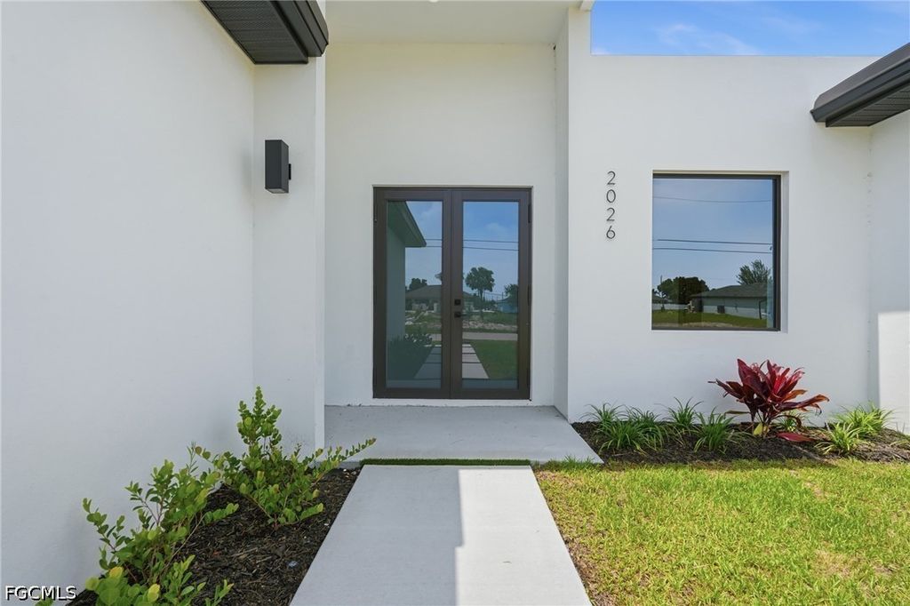Image 8 of property listing at 2026 NW 21st ST, Cape Coral, FL 33993