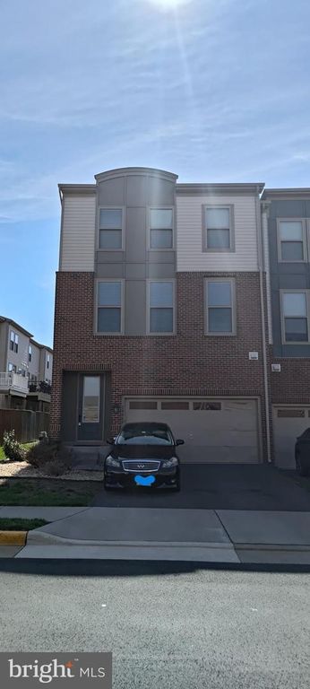 24468 LAUREL THICKET TER, Sterling, VA 20166