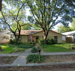 2033 Chatsworth Road, Carrollton, TX 75007