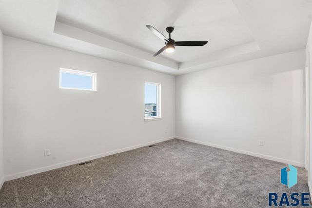 9212 W Ark Pl Place, Sioux Falls, SD 57106