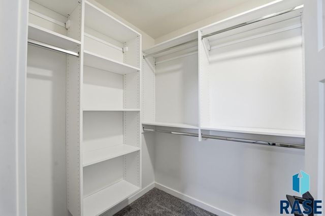 9212 W Ark Pl Place, Sioux Falls, SD 57106