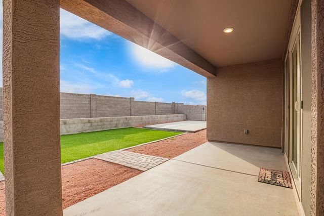 10773 W Swayback Pass, Peoria, AZ 85383