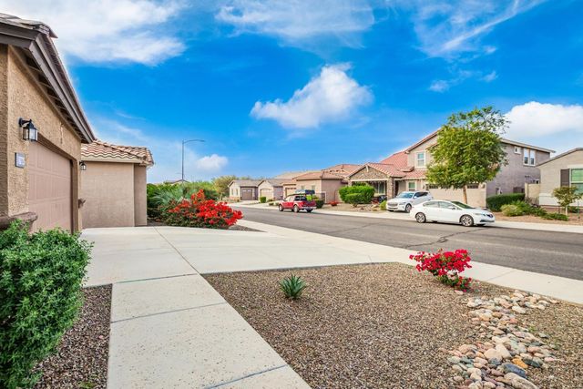 10773 W Swayback Pass, Peoria, AZ 85383
