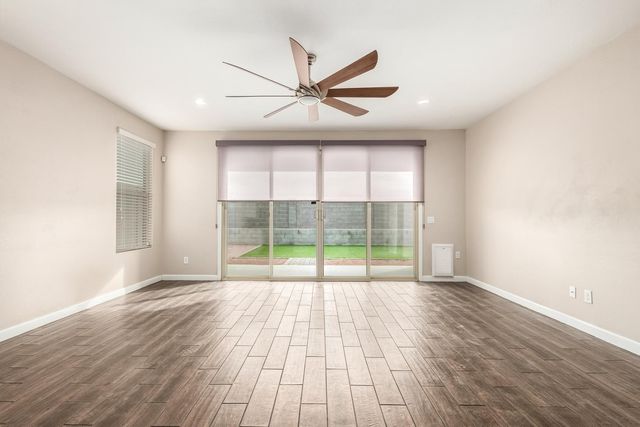 10773 W Swayback Pass, Peoria, AZ 85383