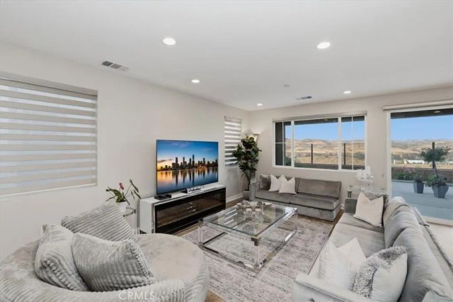 2826 Hillsten Way, Corona, CA 92883