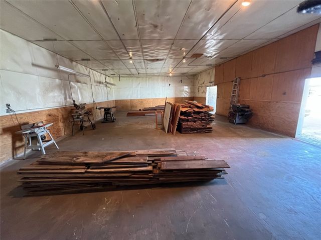 324 N 9th Avenue, Stroud, OK 74079