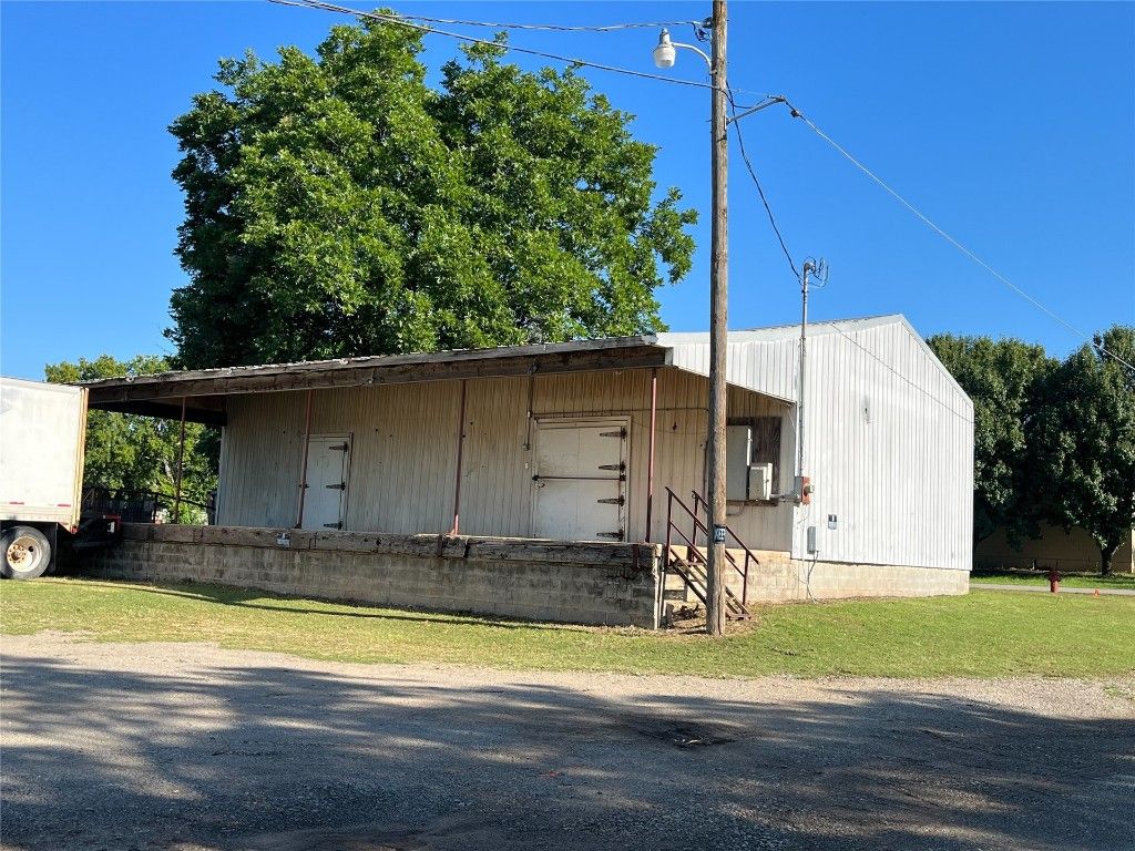 324 N 9th Avenue, Stroud, OK 74079