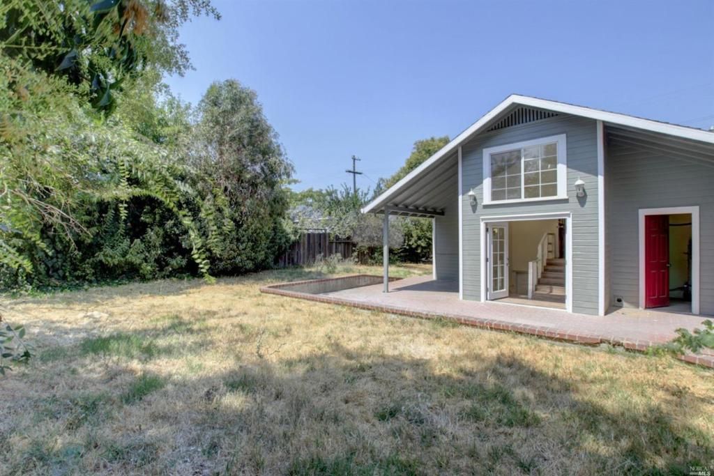 Image 11 of property listing at 206 Crest Street, Antioch, CA 94509
