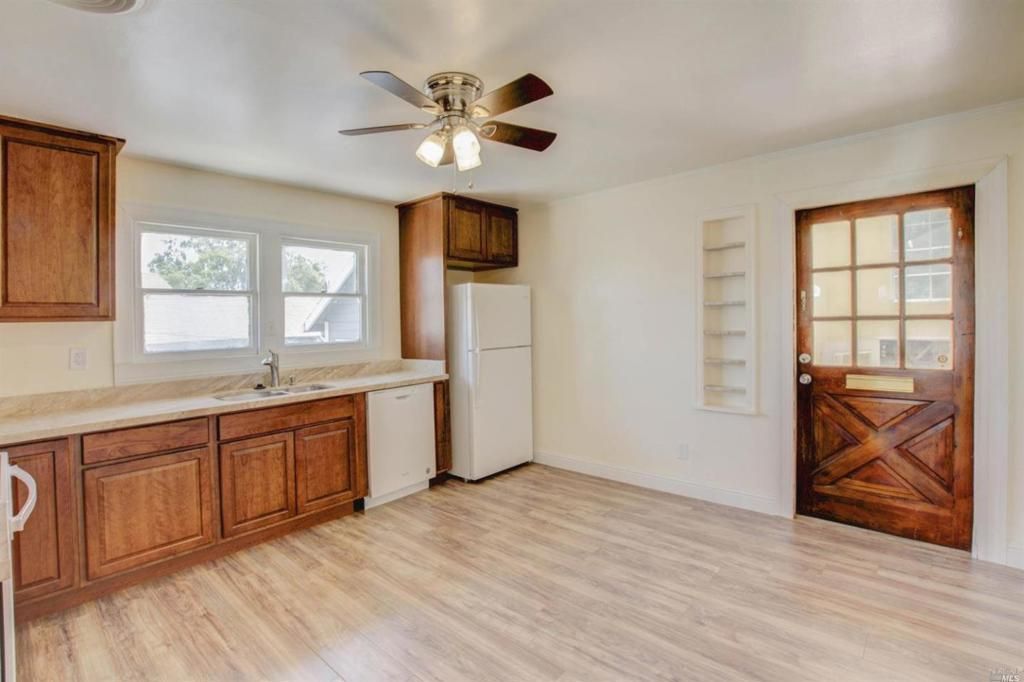 Image 6 of property listing at 206 Crest Street, Antioch, CA 94509