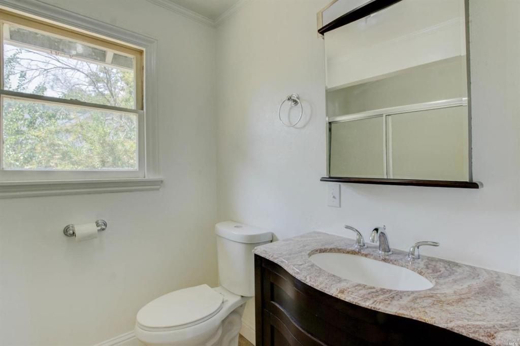 Image 8 of property listing at 206 Crest Street, Antioch, CA 94509