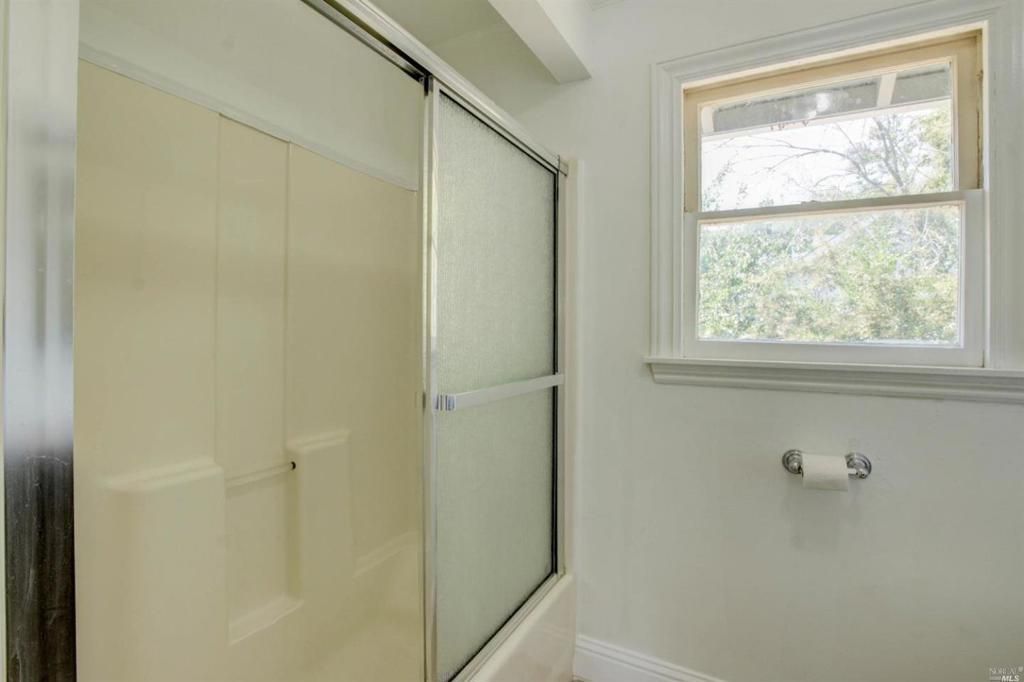 Image 9 of property listing at 206 Crest Street, Antioch, CA 94509