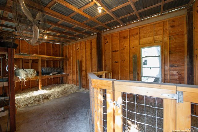 2401 COUNTY ROAD 343, Hondo, TX 78861