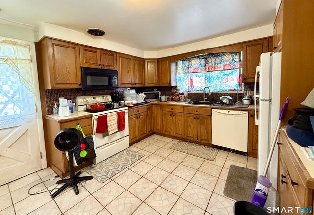 1012 Bunker Hill Avenue, Waterbury, CT 06708