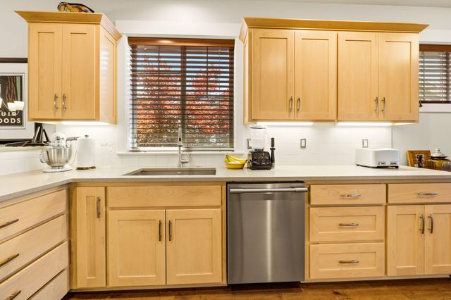 550 Windsong Way, Medford, OR 97504