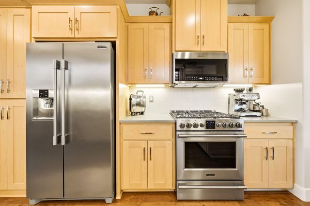 550 Windsong Way, Medford, OR 97504