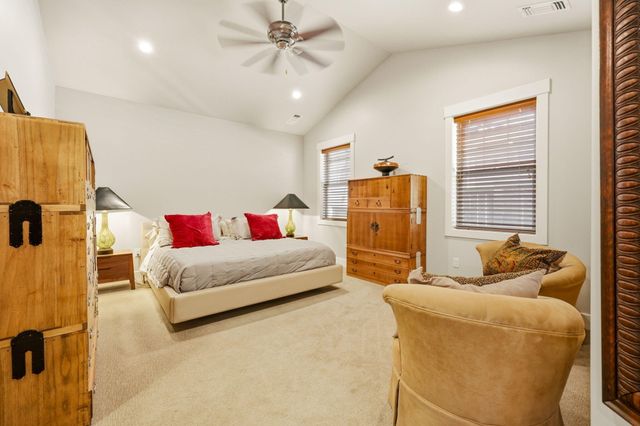 550 Windsong Way, Medford, OR 97504