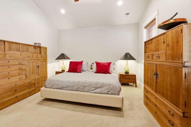 550 Windsong Way, Medford, OR 97504