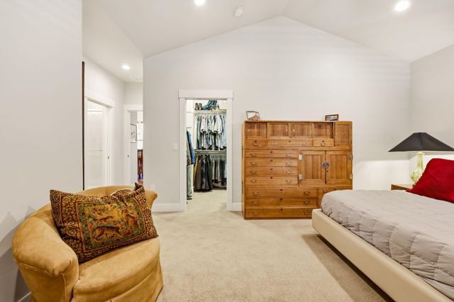 550 Windsong Way, Medford, OR 97504
