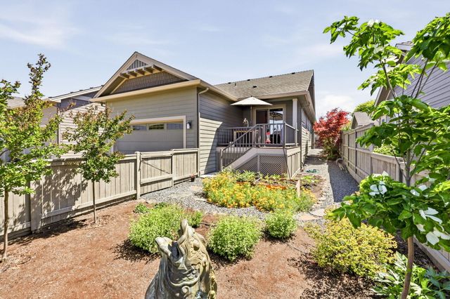 550 Windsong Way, Medford, OR 97504