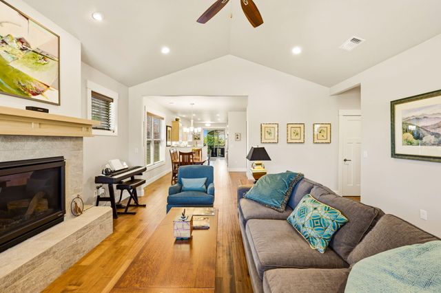 550 Windsong Way, Medford, OR 97504