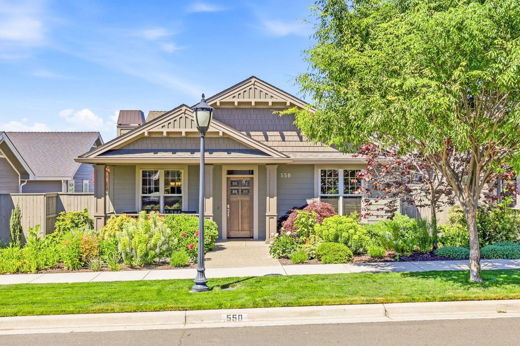 550 Windsong Way, Medford, OR 97504