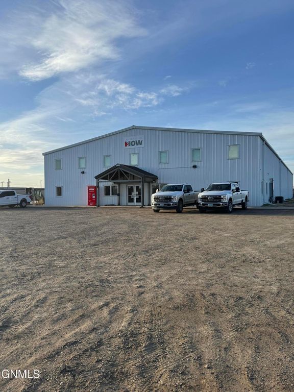 309 24th Avenue SW, Watford City, ND 58854 photo 2