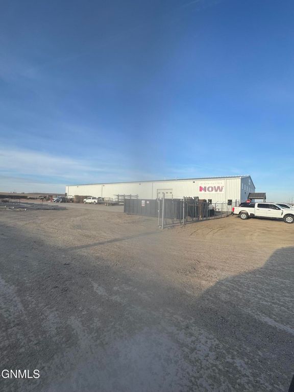 309 24th Avenue SW, Watford City, ND 58854 photo 3