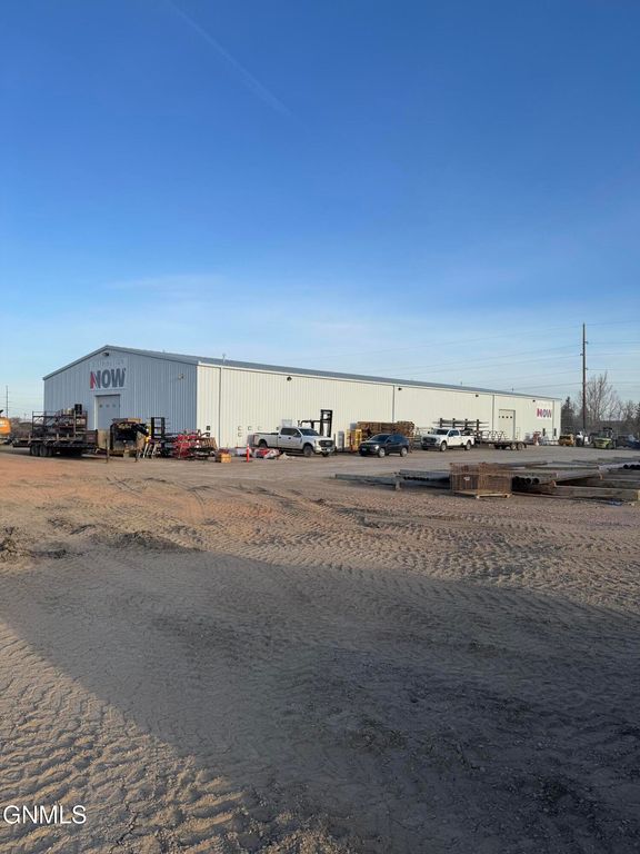 309 24th Avenue SW, Watford City, ND 58854 photo 4