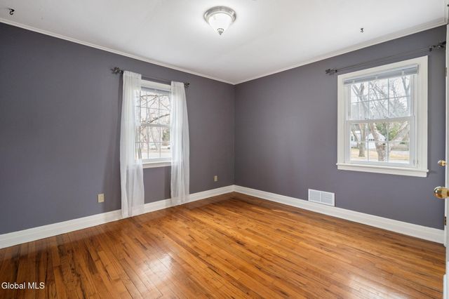 2212 Niskayuna Drive, Niskayuna, NY 12309