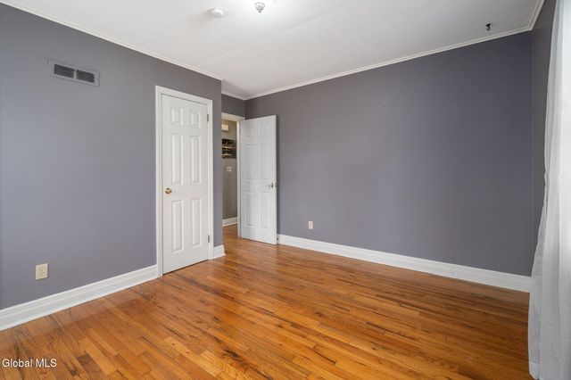 2212 Niskayuna Drive, Niskayuna, NY 12309