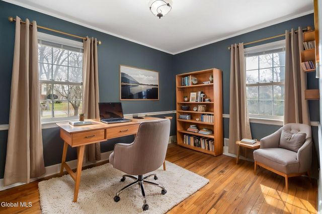 2212 Niskayuna Drive, Niskayuna, NY 12309